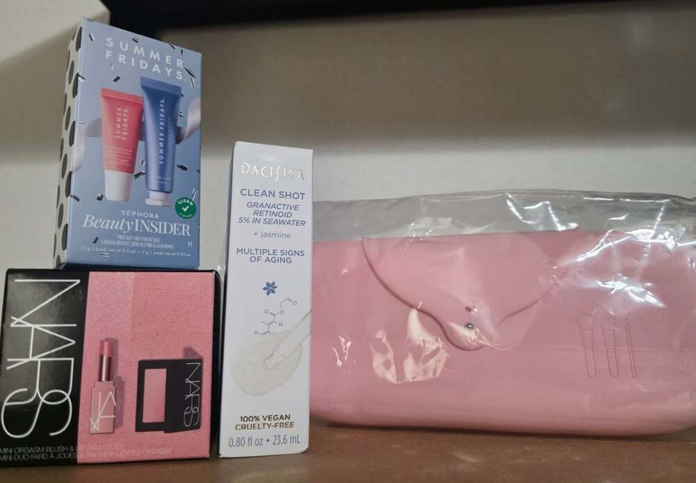 Beauty Bundle, 4 pieces included. Value of 100+